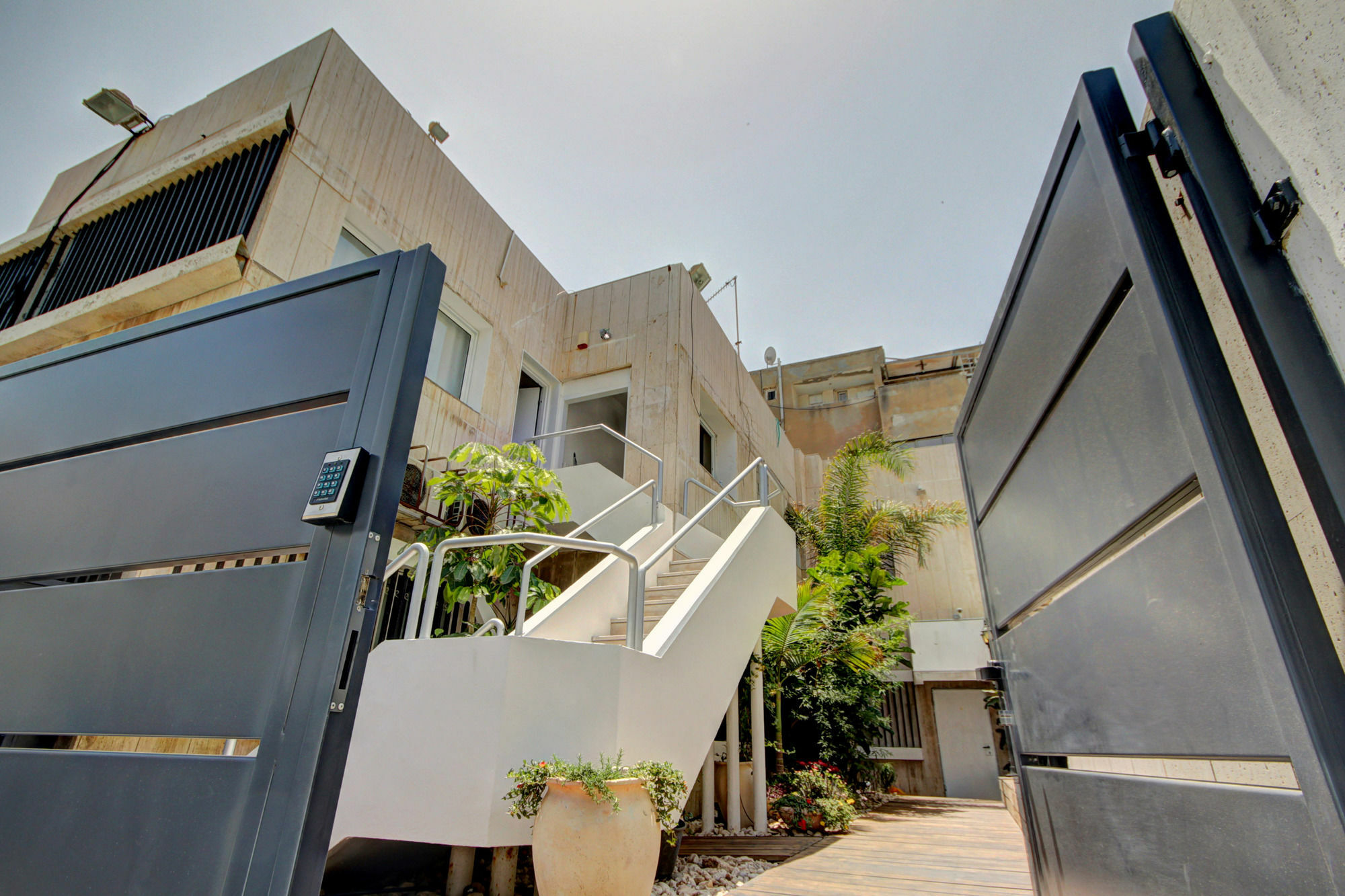 Geula Beach Tel Aviv Ngoại thất bức ảnh